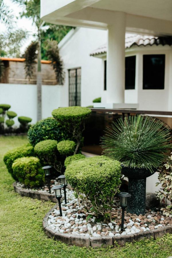 Bahay Ni Kikay Vacation Rental - Wifi Included General Santos City Eksteriør billede
